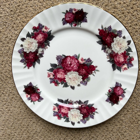 Lovely Gold Rimmed 8” plate by Glynda Turley. - Picture 2 of 7